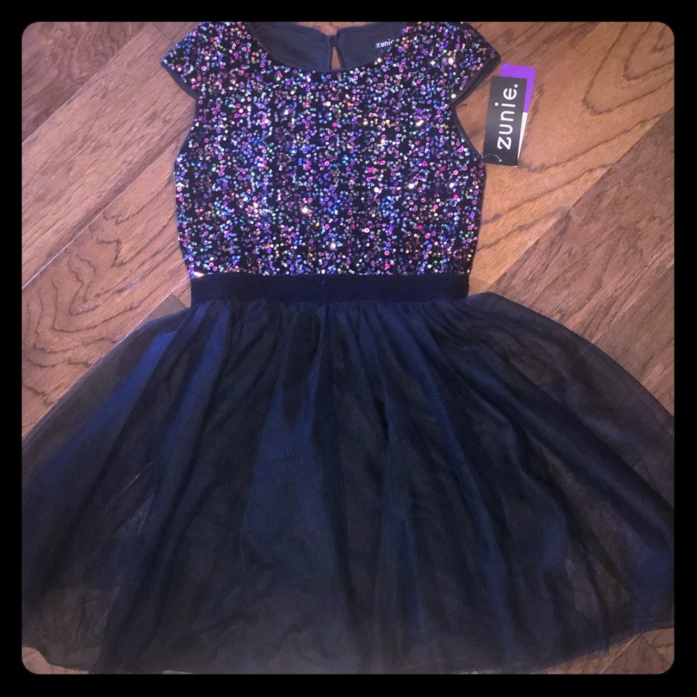Girls ‘’Zunie’ multi colored & black dress